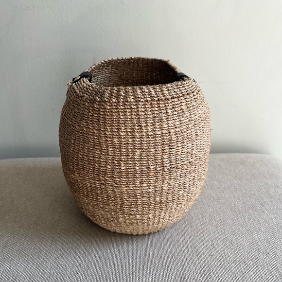 CLARE V Pot de Miel Straw Bag - Picture 6 of 9